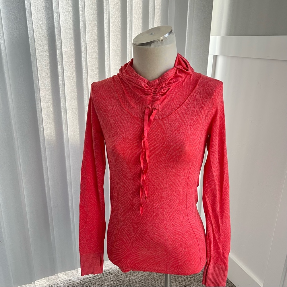 Moving Comfort Hooded Top Size Small
